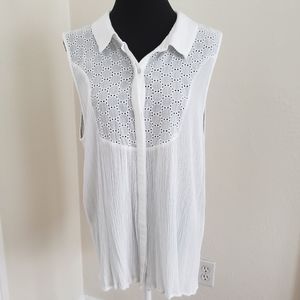 Bobeau Plus Size Sleeveless Eyelet Top